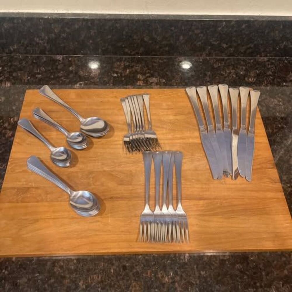 Oneida American Artistry Stainless Flatware — 40 Pieces